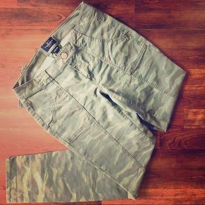 American Eagle AE camo skinny pant